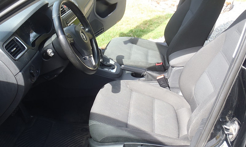 2011 Volkswagon Jett...