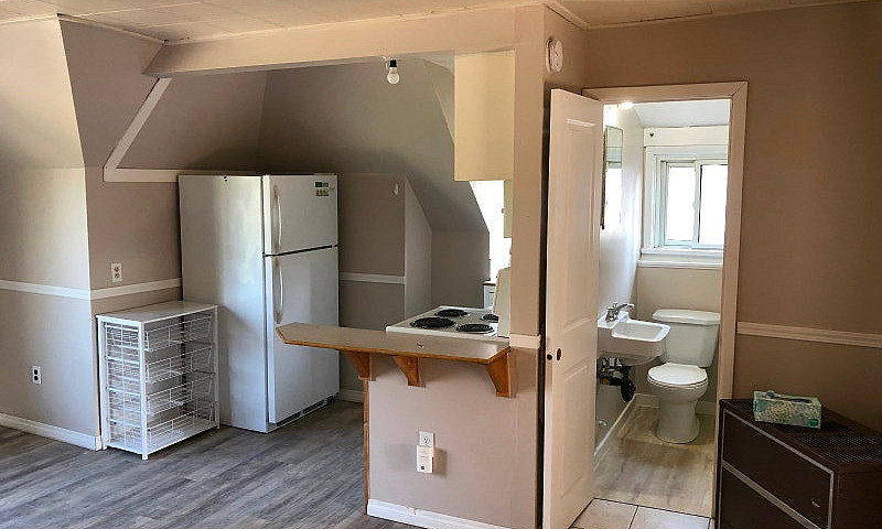 1 Bdr Apt, Top Floor...