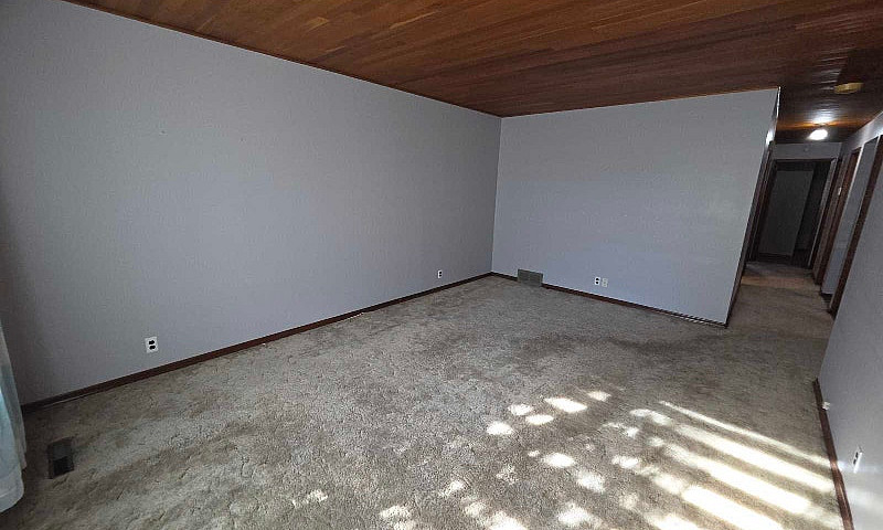 3 Bedrooms House For...