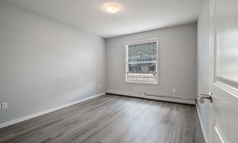 Apartment Condo For ...