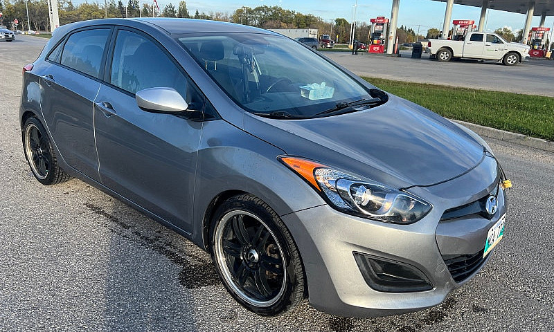 Hyundai Elantra ...