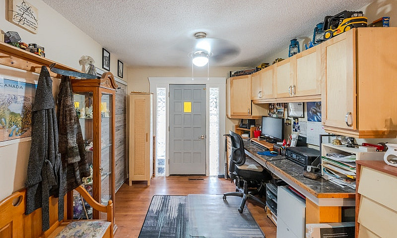 5467 Sawmill Road, O...