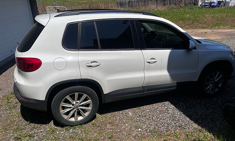 2012 Vw Tiguan...