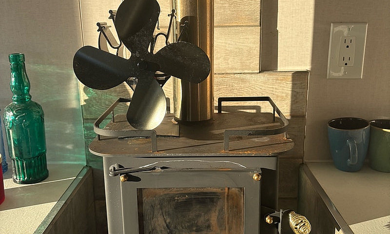 Off Grid Cabin- Tiny...