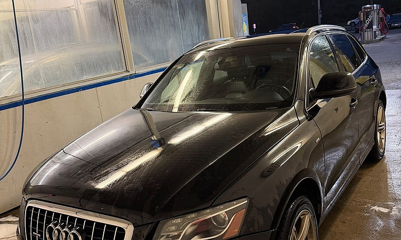 Audi Q5 3.2...