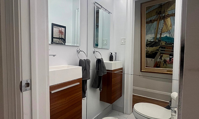 2 Bdrm Casa Loma...