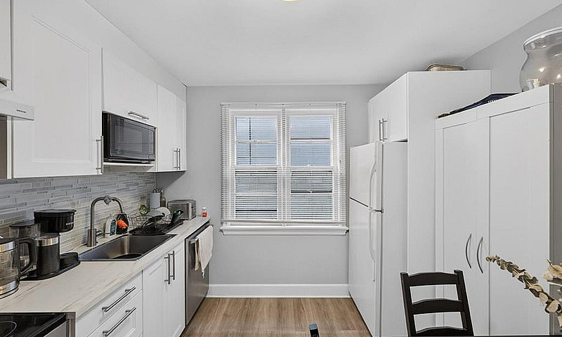 Renovated 2-Bedroom ...