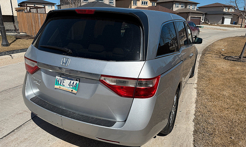 2011 Honda Odyssey *...