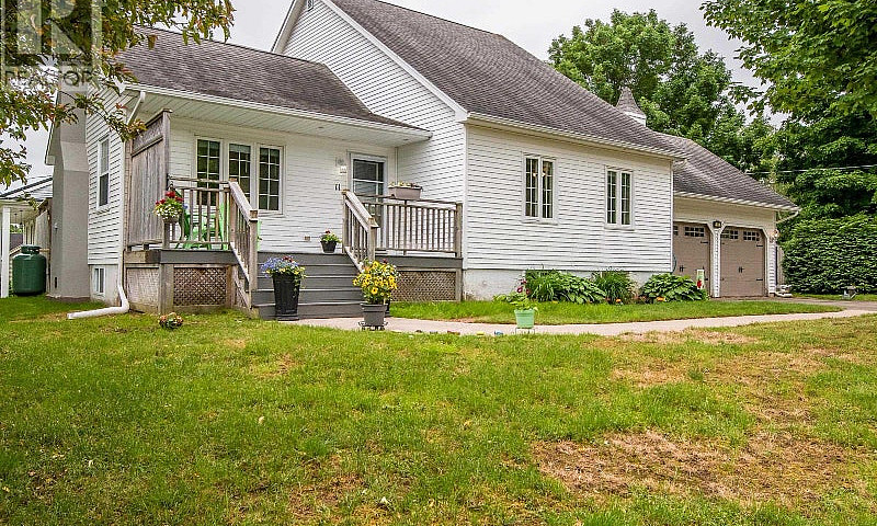 3 Bedroom, 2.5 Bathr...