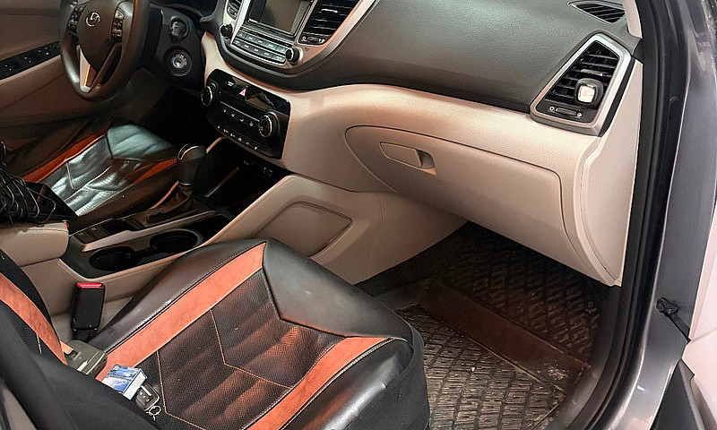 2017 Hyundai Tuscon...