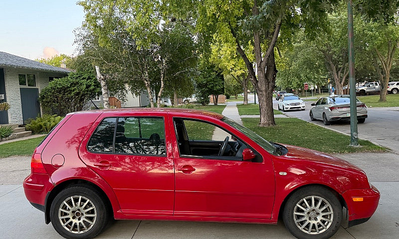 06 Volkswagen Golf...