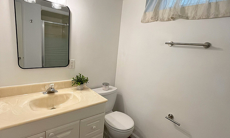 Quiet & Spacious 2-B...