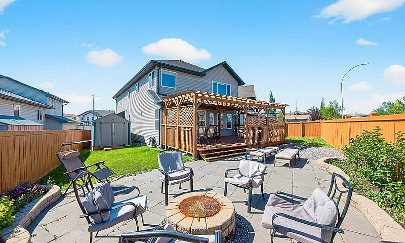 4 Bedroom In Brintne...