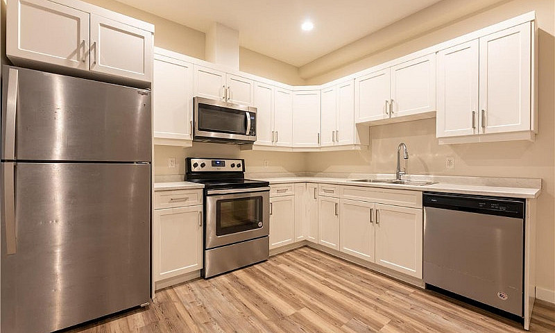 2 Bedrooms Apartment...