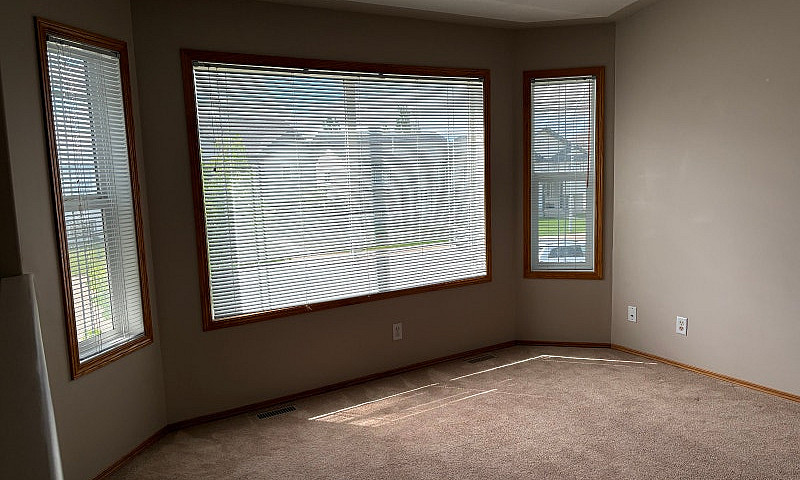 Main Floor Inglewood...