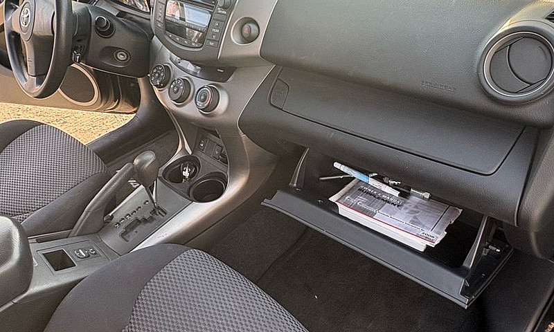 2008 Toyota Rav4, V6...