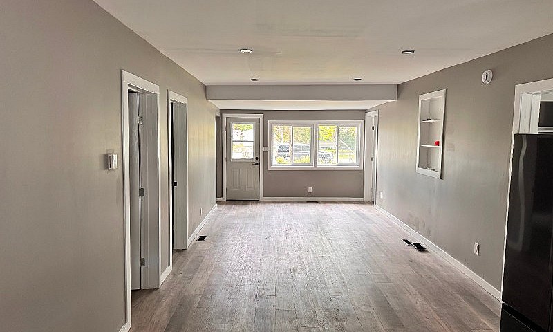 Newly Renovated 3 Be...