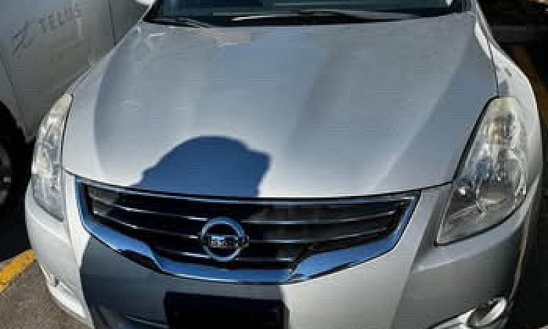 Nisan Altima ...