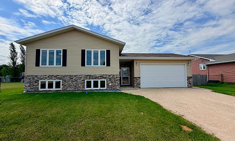 4 Bed | 2 Bath | Fam...