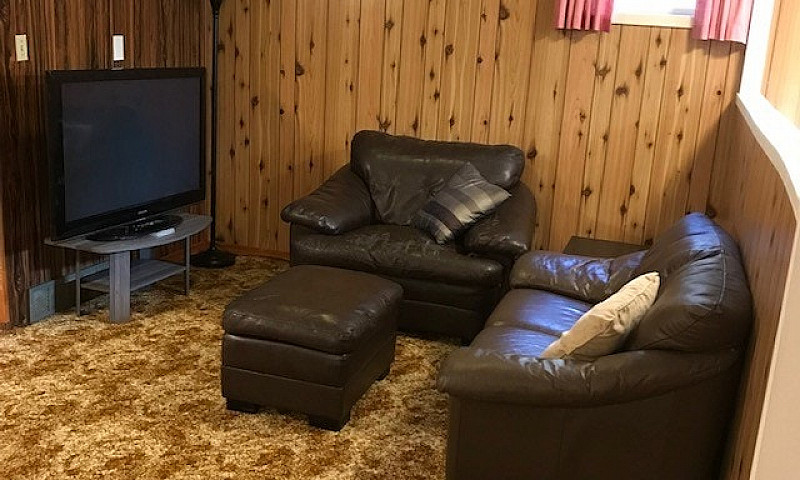 1 Bedroom Basement S...