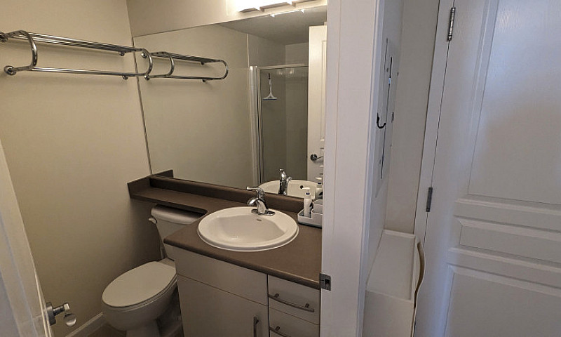 Sfu Furnished Studio...