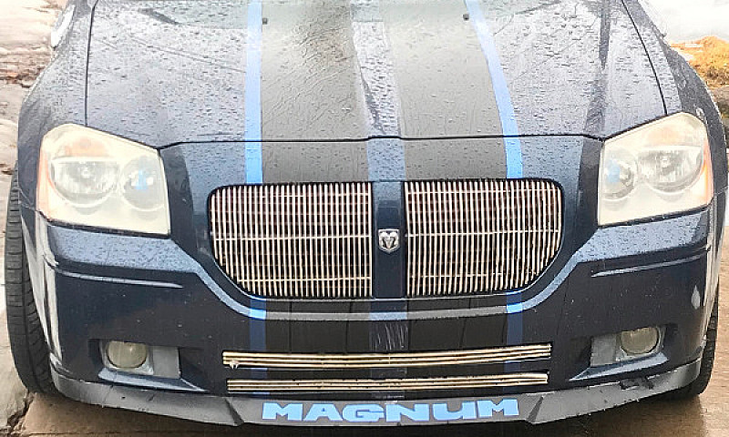 2006 Dodge Magnum V6...