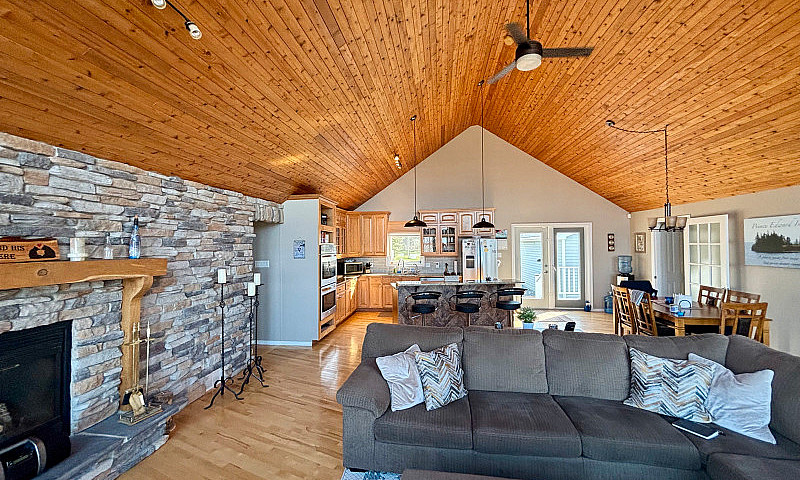 515 Birch Grove, Lak...