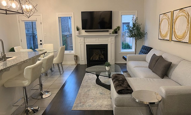Off Market/ End Unit...