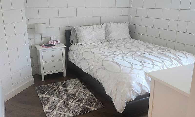 2 Bedroom 2 Bath Apa...