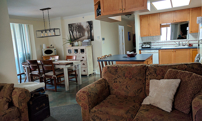 $4,500 / 3Br - 1300F...