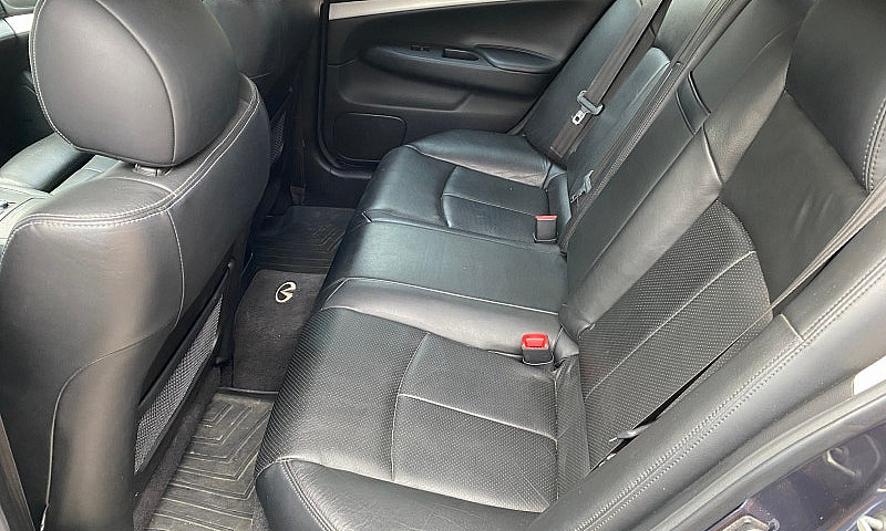 2009 Infiniti G37Xs ...