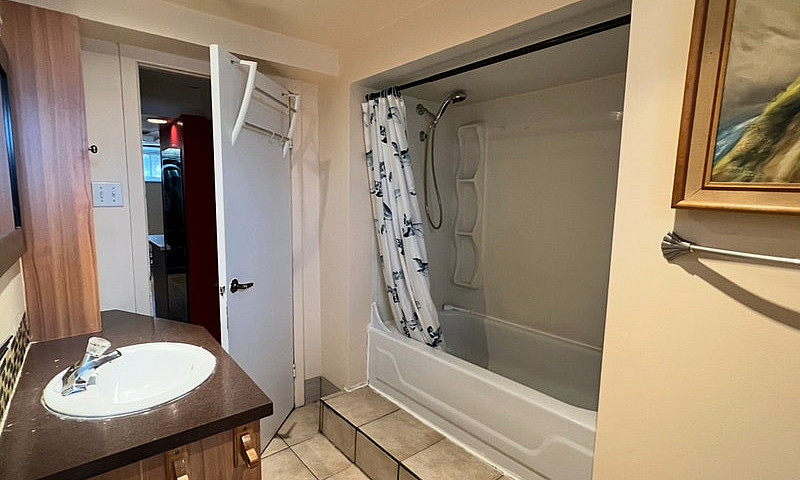Beau 4½ S-S Bungalow...