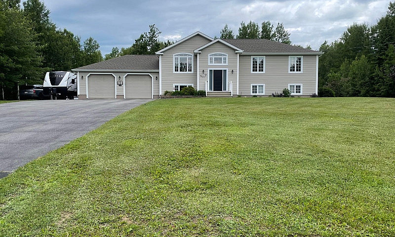 Executive Home For S...