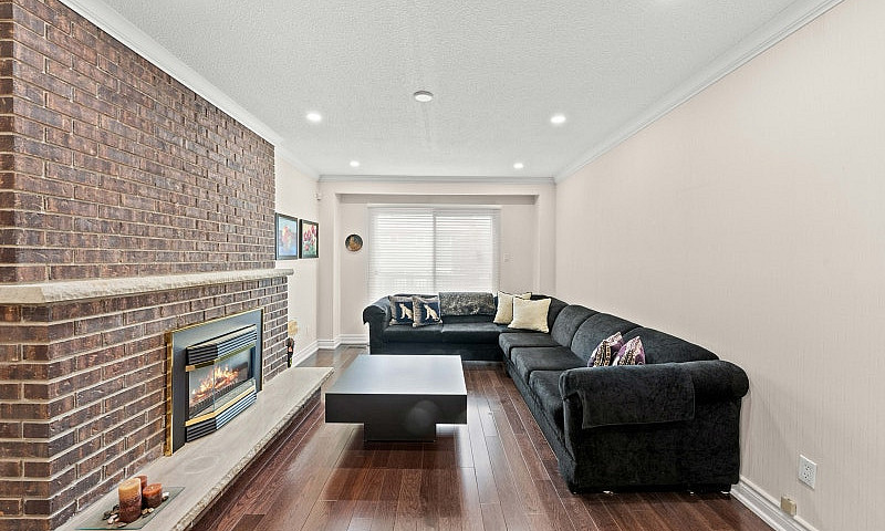 4+1 Bed, 4 Bath Deta...