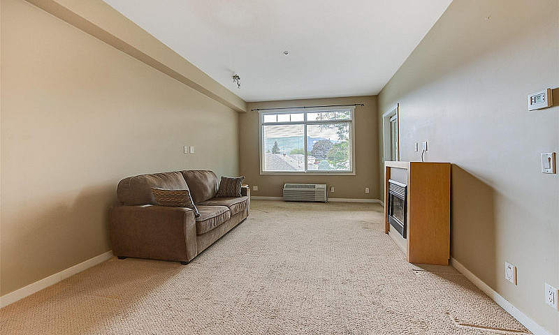 Spacious 1 Bedroom C...