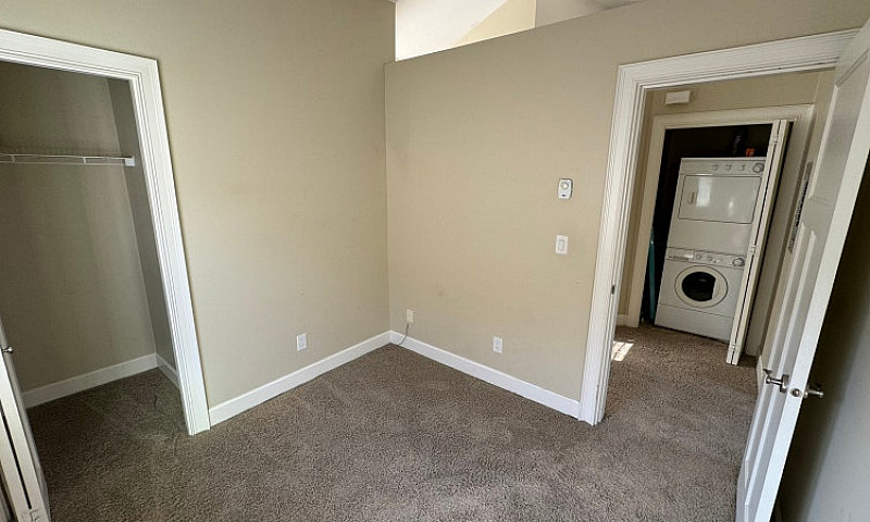 1 Br Coach House In ...
