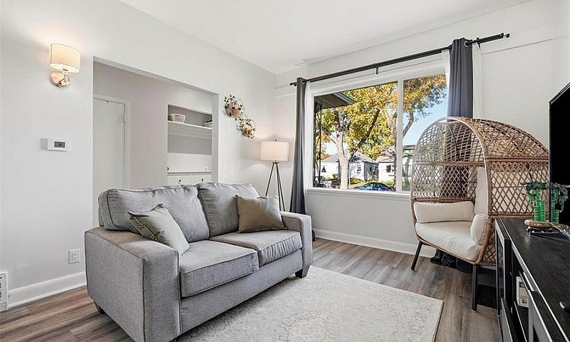 Duplex In West Kildo...