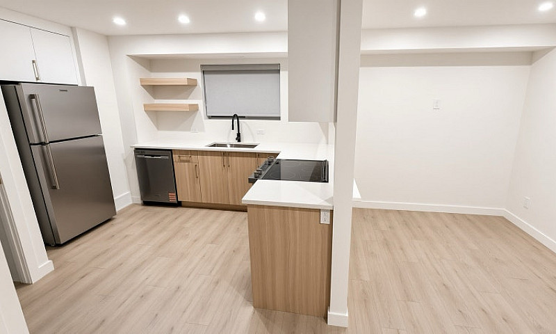 Oakridge 2-Bed 800Sq...