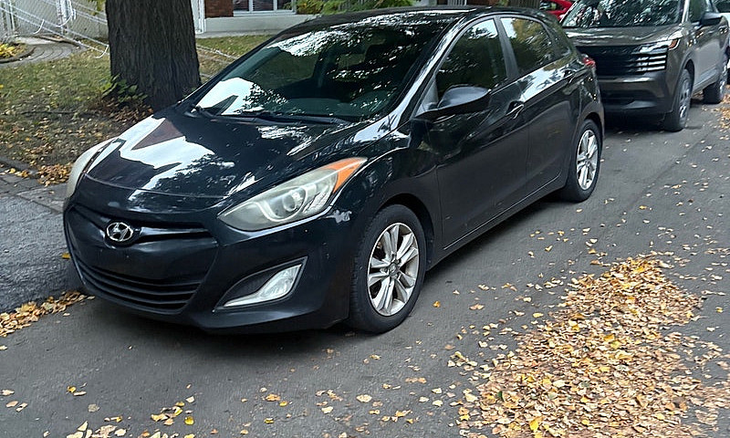 Hyundai Elantra Gt 2...