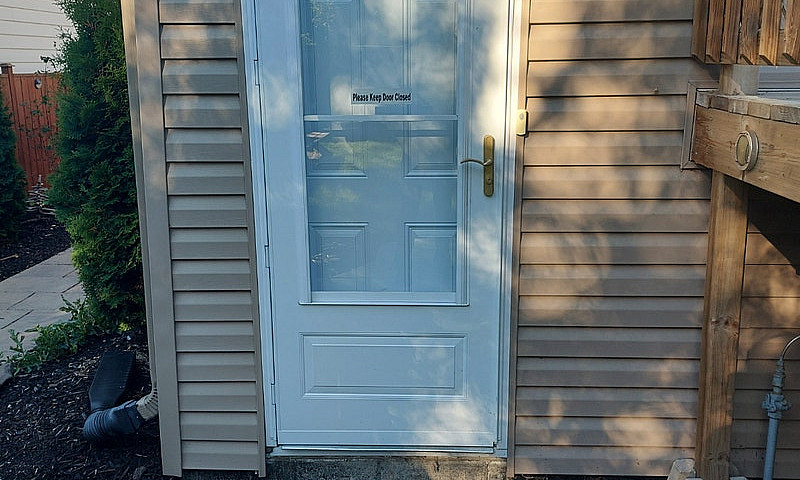 One Bdrm Basement Ap...
