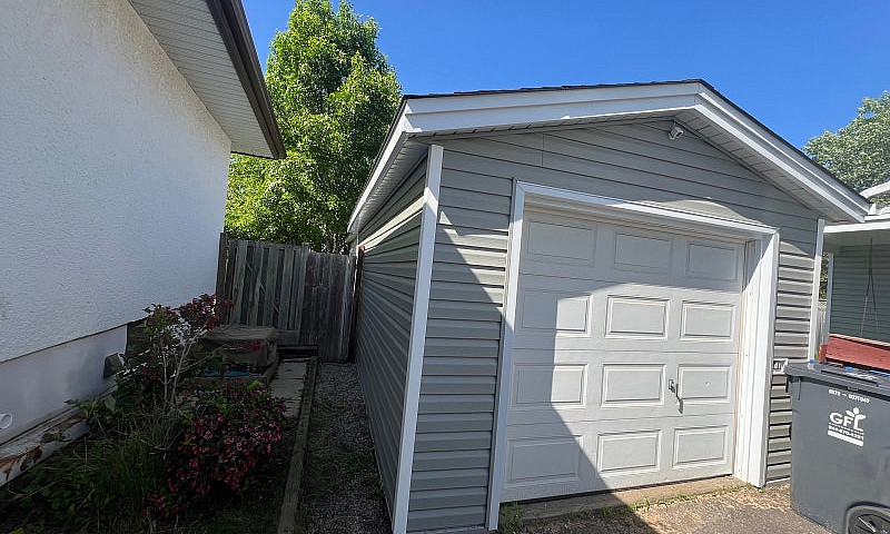 3 Bed 2 Bath House F...