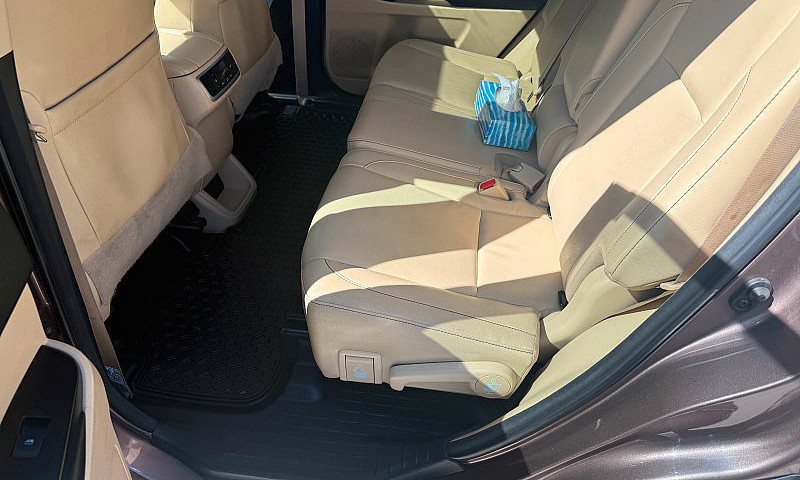 Pre-Owned 2018 Toyot...