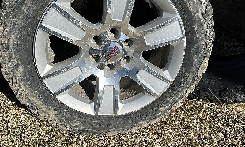 4 Gmc Sierra 20S Rea...
