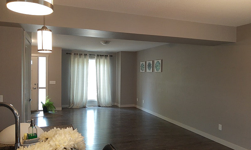 Cozy Townhouse In A ...