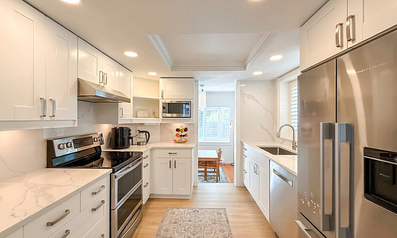 3 Bedrooms ,2.5 Bath...