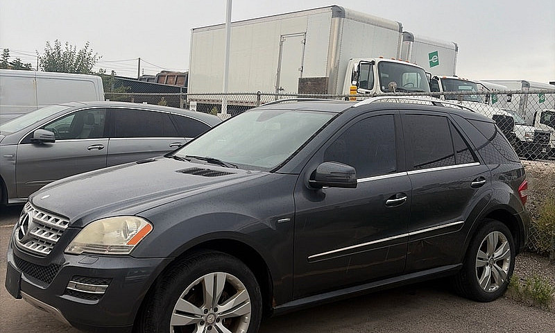2011 Mercedes-Benz M...