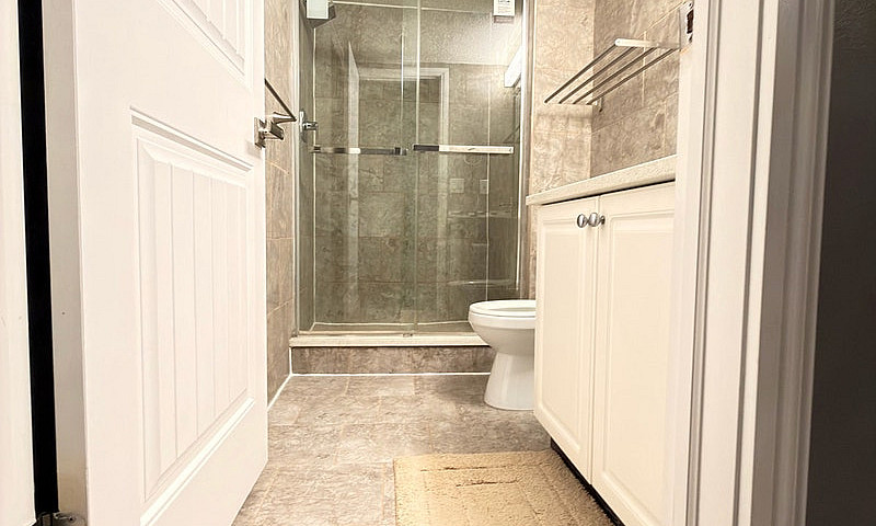 Fully Renovated 2 Be...