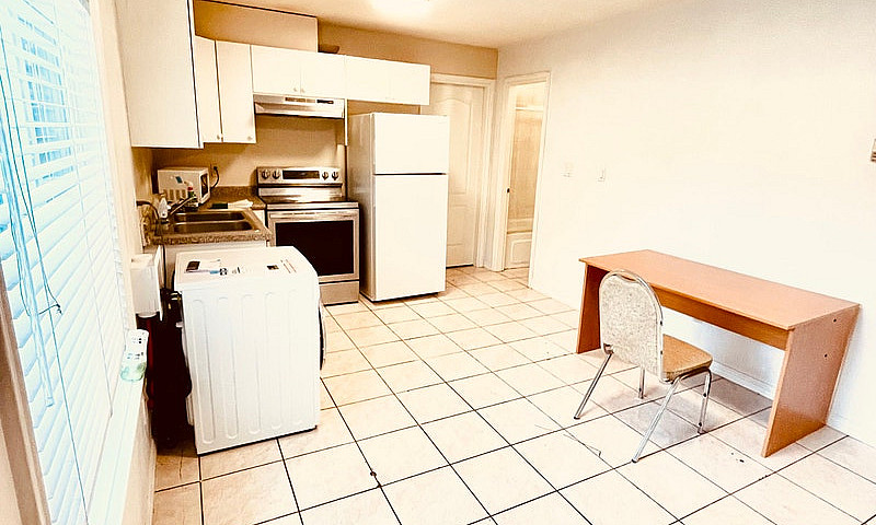 1 Bedroom Suite For ...