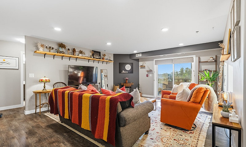 River Front 2 Bed 2 ...