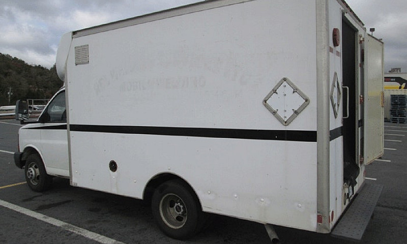 2008 Gmc Cube Van - ...